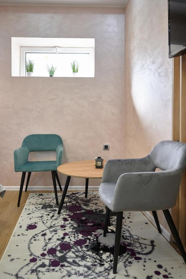 Vanimi Lux Apartmani Kikinda Buitenkant foto