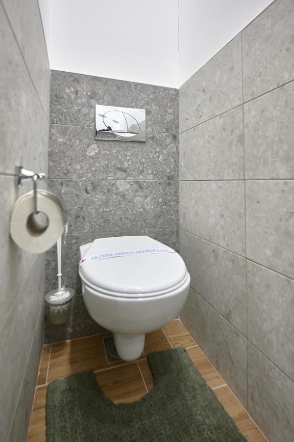 Vanimi Lux Apartmani Kikinda Buitenkant foto