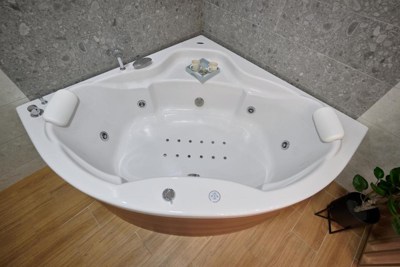 Vanimi Lux Apartmani Kikinda Buitenkant foto