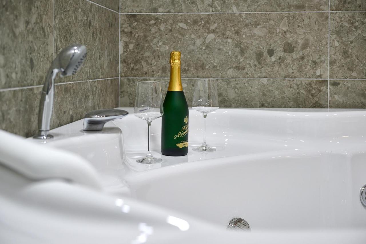 Vanimi Lux Apartmani Kikinda Buitenkant foto