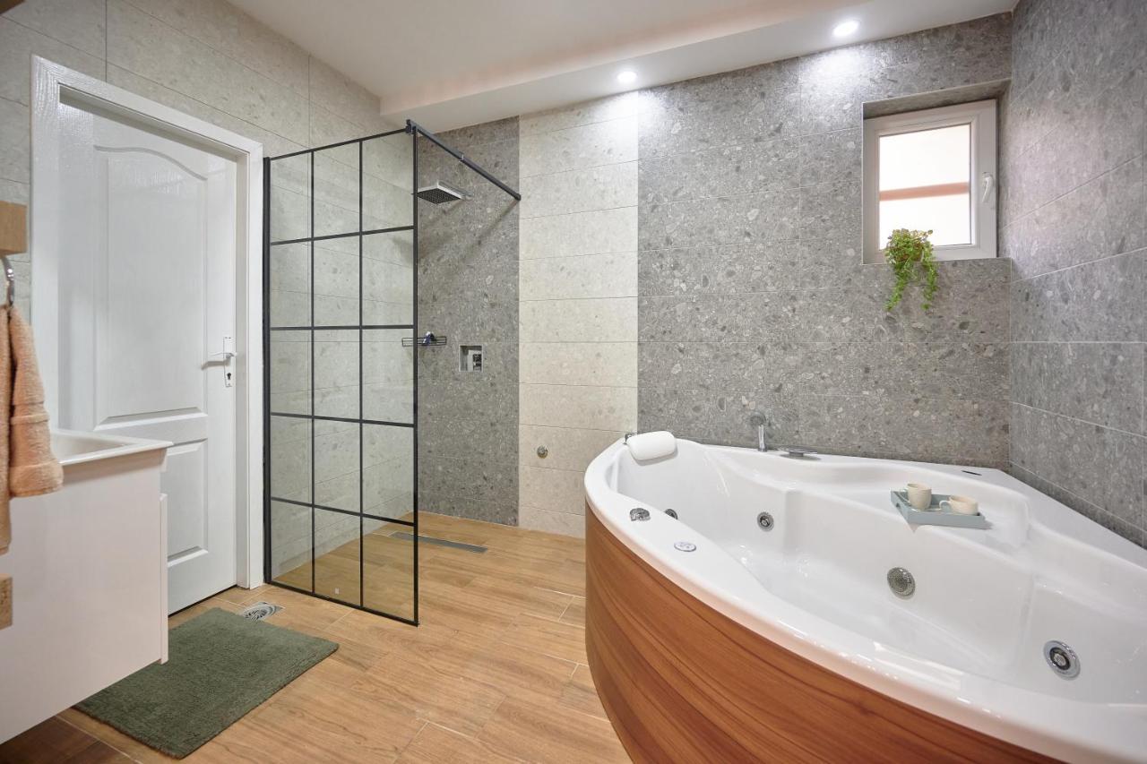 Vanimi Lux Apartmani Kikinda Buitenkant foto