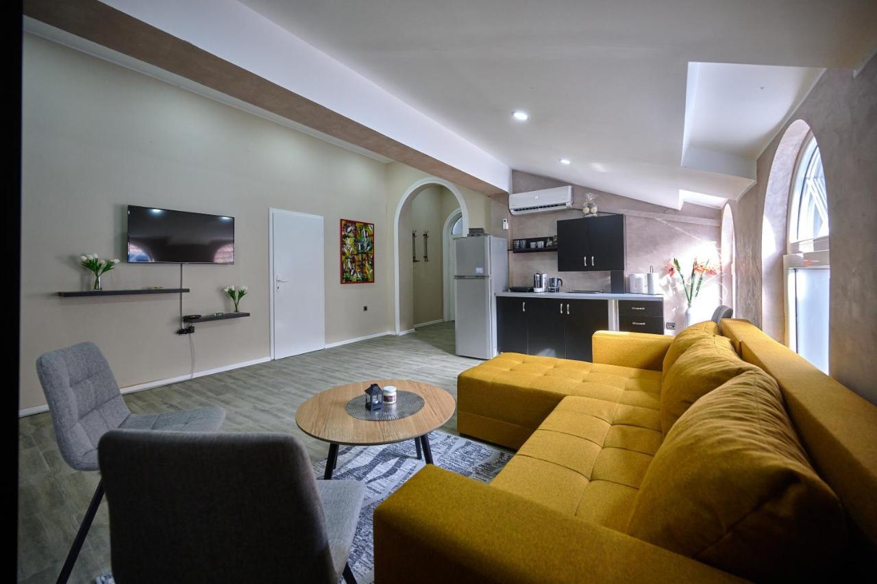 Vanimi Lux Apartmani Kikinda Buitenkant foto