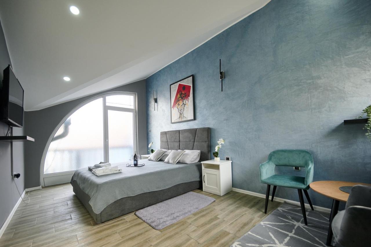 Vanimi Lux Apartmani Kikinda Buitenkant foto